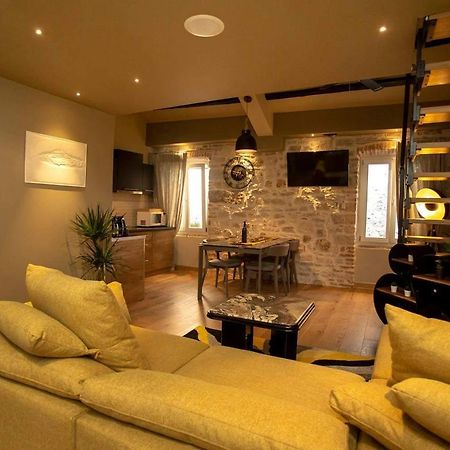 ˇdcˇ Modern Apartment Near The Church Ровінь Екстер'єр фото