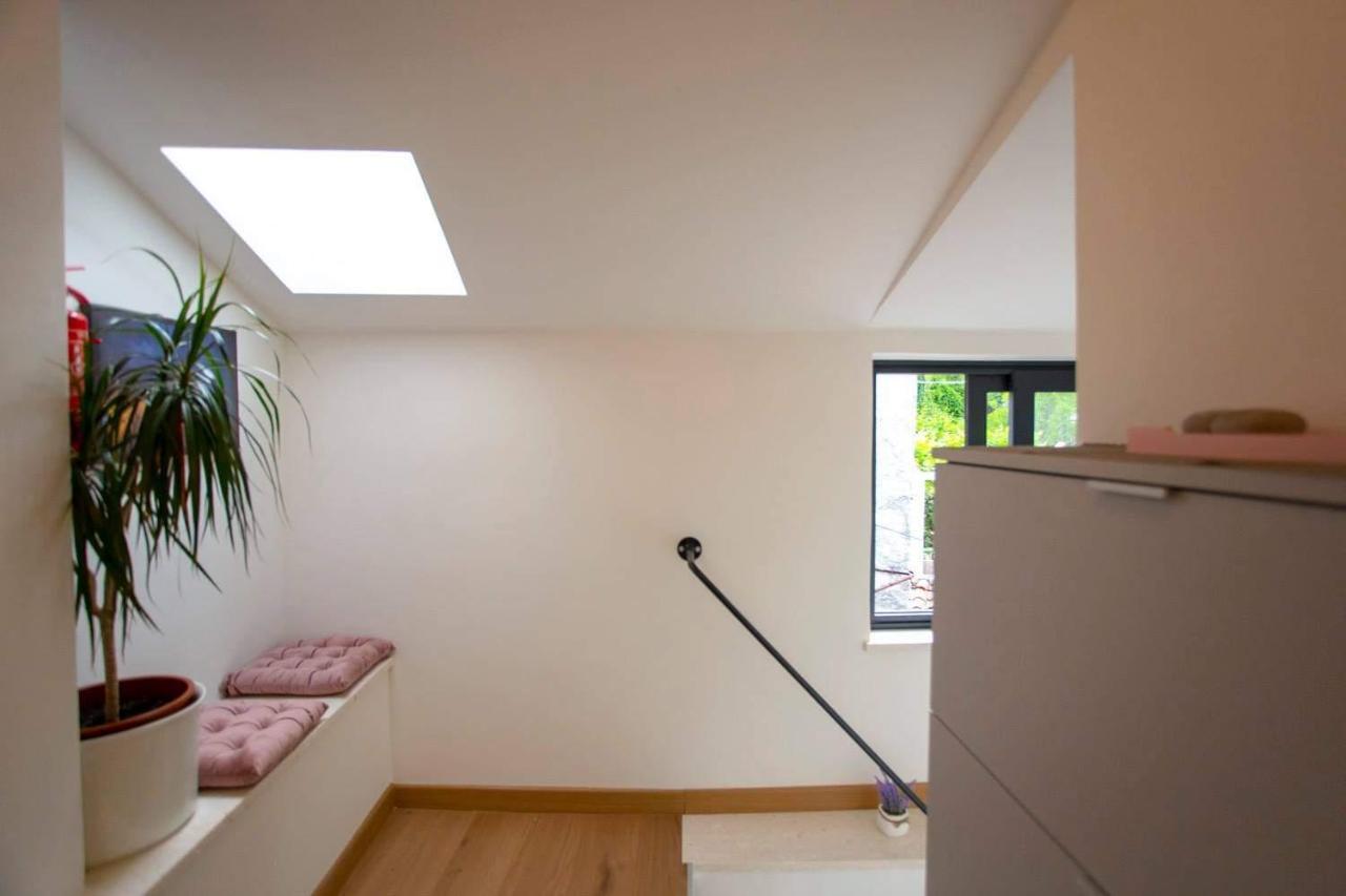 ˇdcˇ Modern Apartment Near The Church Ровінь Екстер'єр фото
