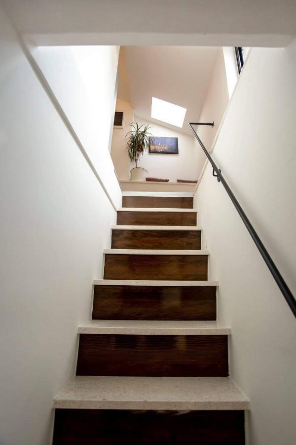 ˇdcˇ Modern Apartment Near The Church Ровінь Екстер'єр фото