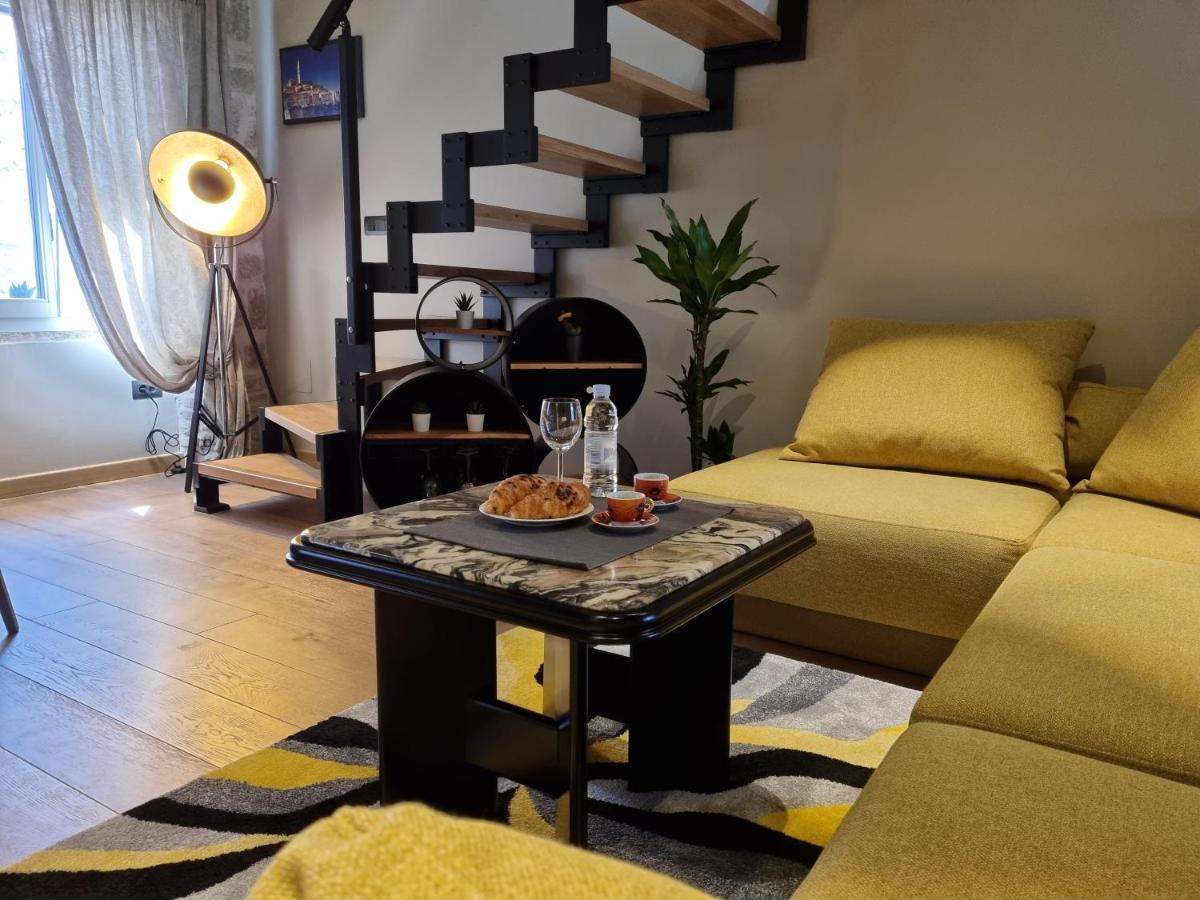 ˇdcˇ Modern Apartment Near The Church Ровінь Екстер'єр фото