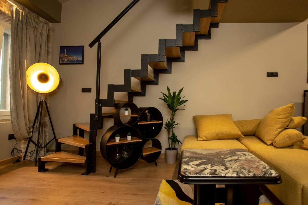 ˇdcˇ Modern Apartment Near The Church Ровінь Екстер'єр фото