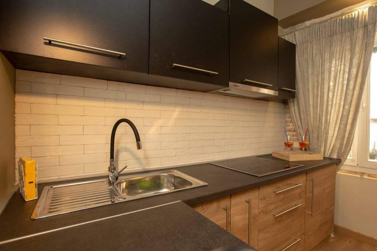 ˇdcˇ Modern Apartment Near The Church Ровінь Екстер'єр фото